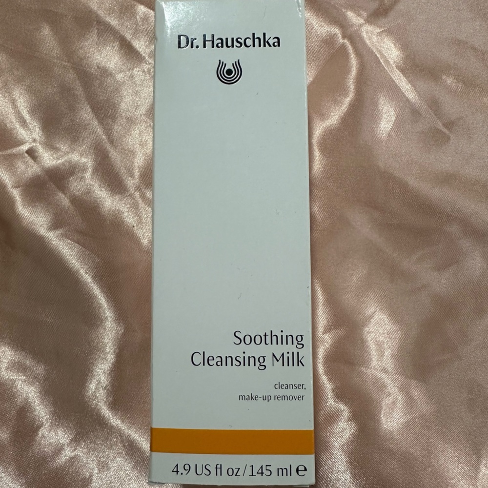 Soothing Cleansing Milk - White and Orange